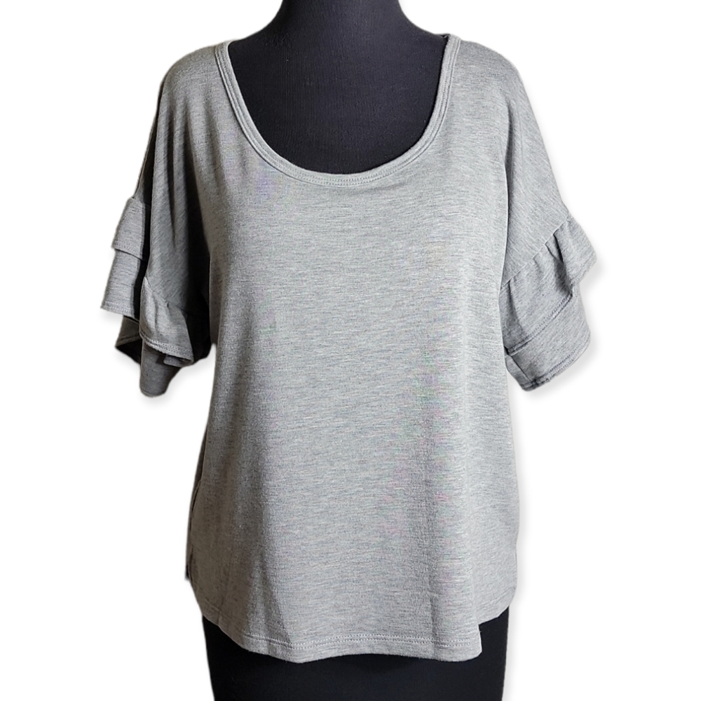 EVEREVE beckett ruffle sleeve gray heather scoop neck top size medium